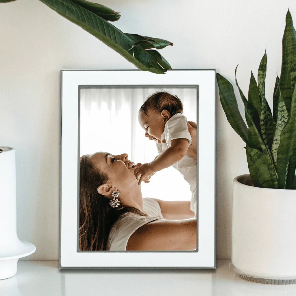 Profile Eternal White Metal Photo Frame